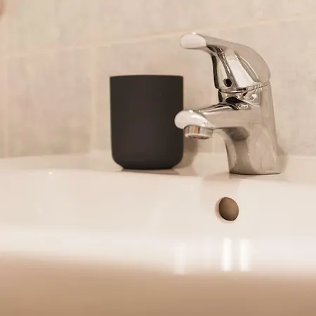 Apartamento Spacious Studio 6min To Centre Praga