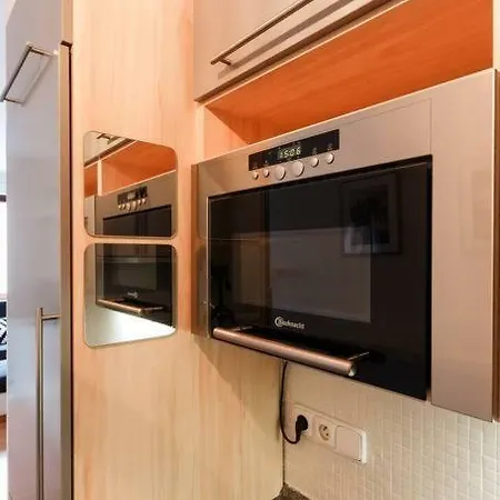 Spacious Studio 6min To Centre *
