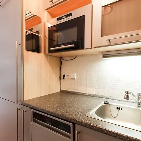 Spacious Studio 6min To Centre *