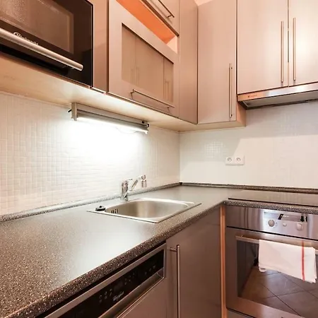 Spacious Studio 6min To Centre Apartment
