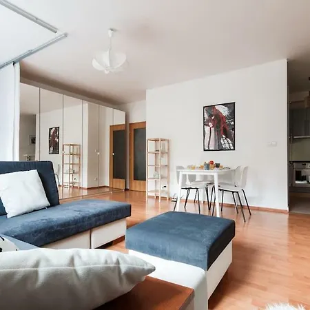 Spacious Studio 6min To Centre Apartment